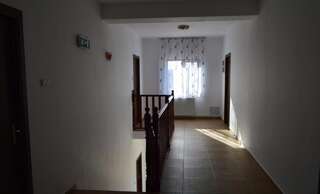 Гостевой дом Casa Vanatorilor Comana de Jos Двухместный номер с 1 кроватью и собственной ванной комнатой-3